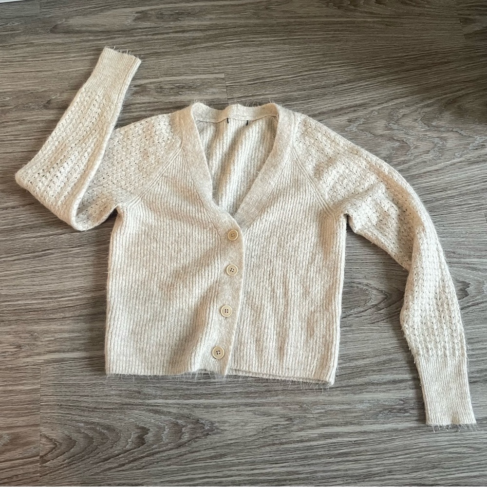 RW&CO. Beige Knit Cardigan